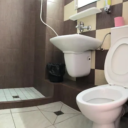 Casa Adelina Pensión *